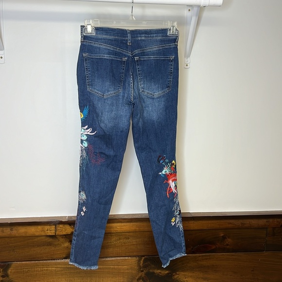 NWT Free People Dark Wash Embroidered Jeans- 27 - Picture 2 of 8